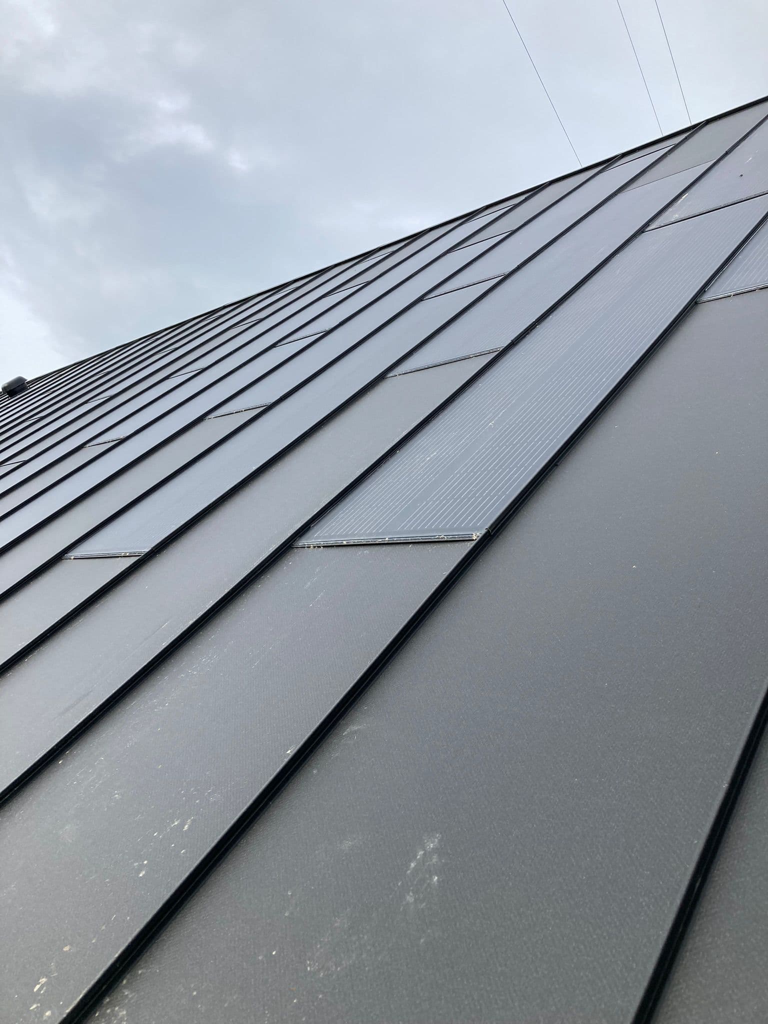 Dach solarny firmy Solroof, panele fotowoltaiczne — zdjęcie 4